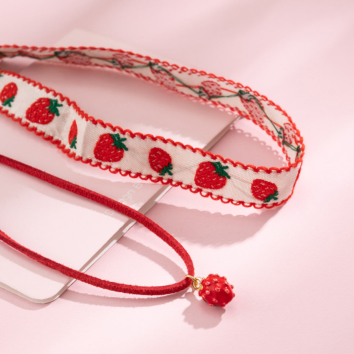 Strawberry choker set