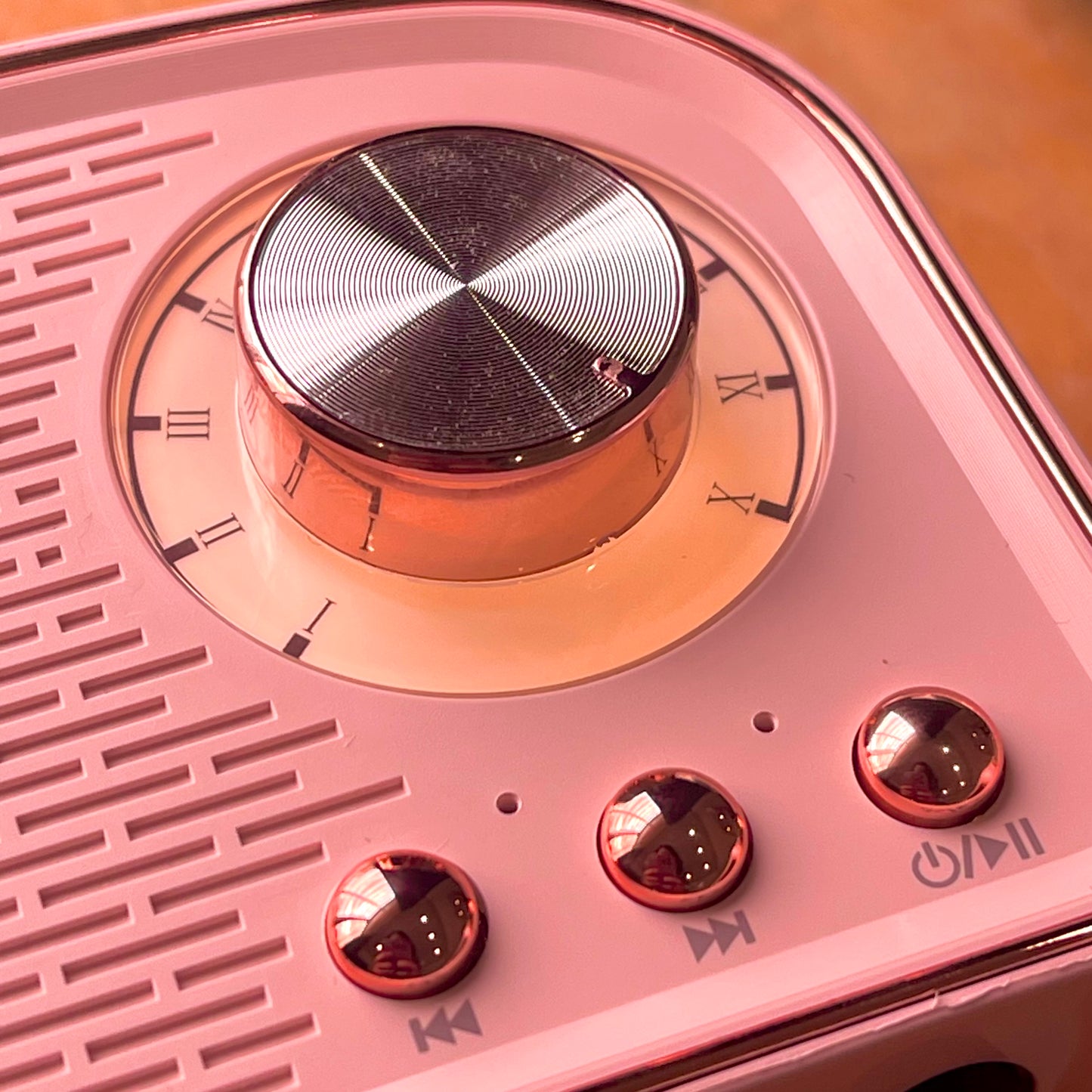 Retro Pink green bt speaker