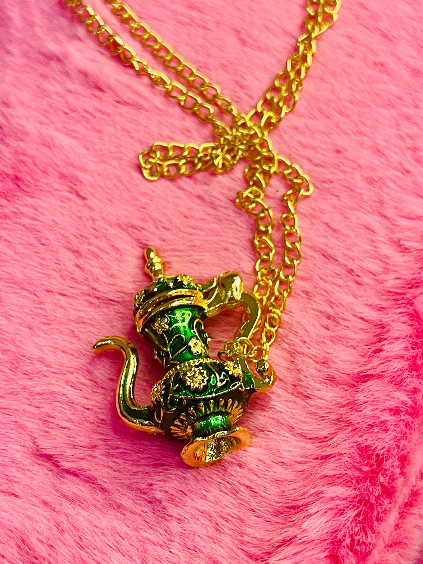 The Magic Lamp necklace