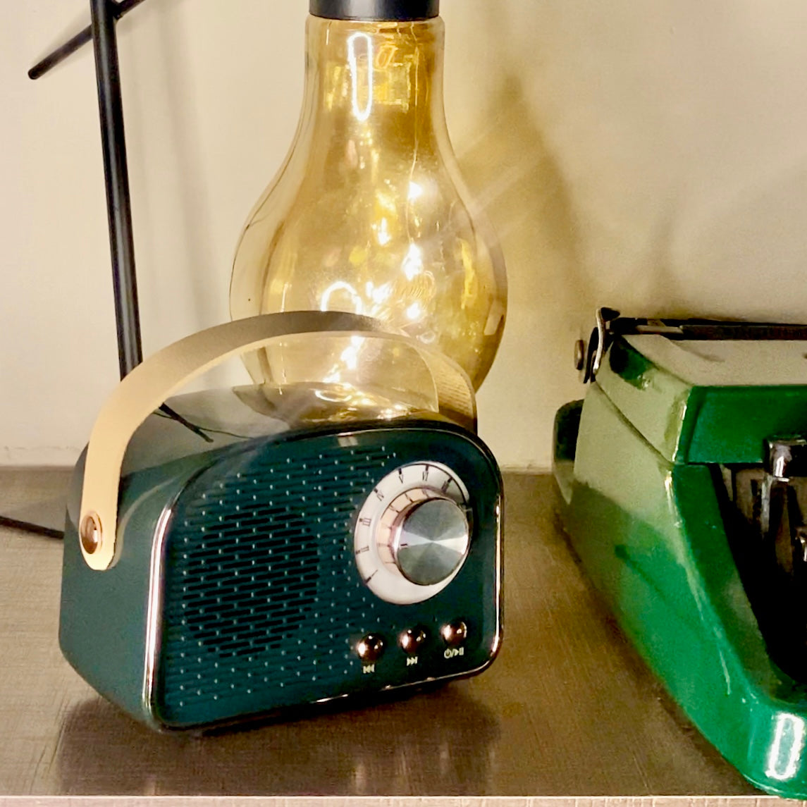 Retro dark green bt speaker