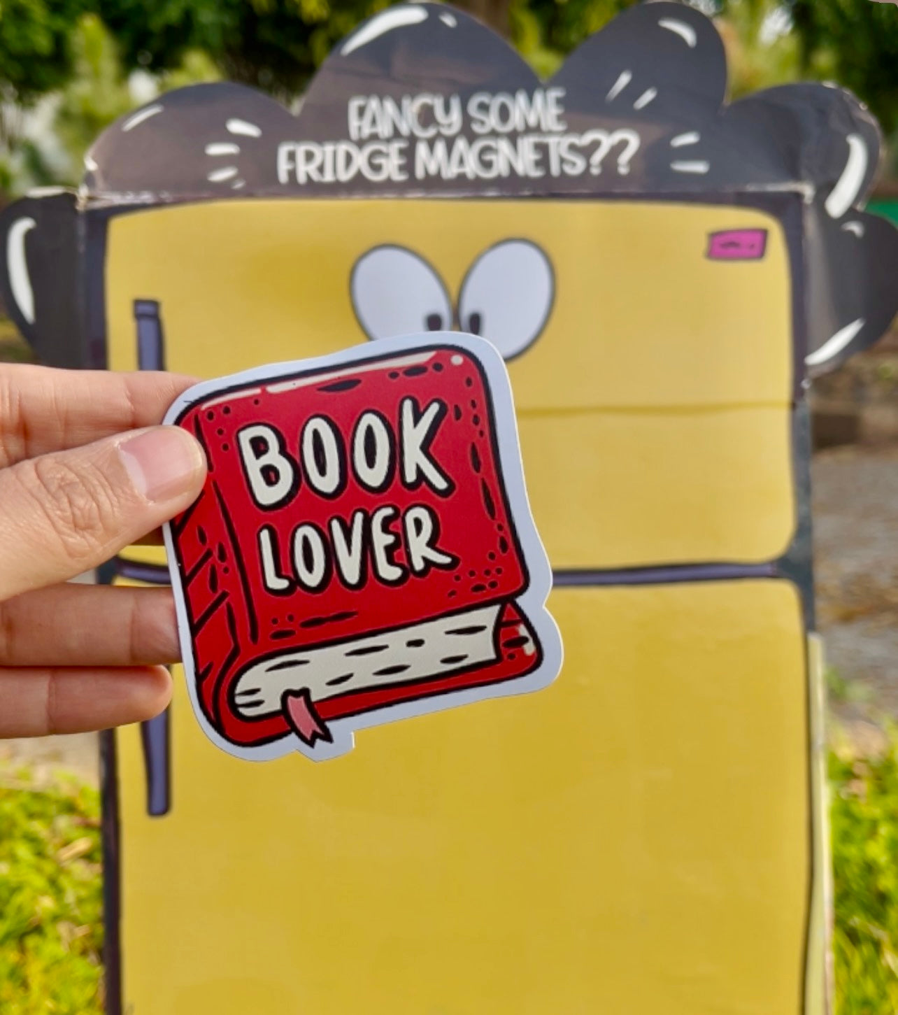 Book lover red magnet